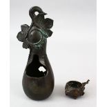 TWO 19TH / 20TH CENTURY CHINESE BRONZE ITEMS, 20CM & 8CM.