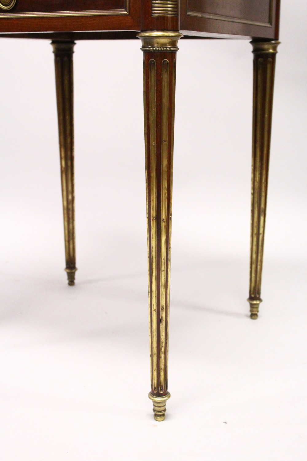 PAUL SORMANI, A GOOD 19TH CENTURY MAHOGANY AND BRASS BOUND ENVELOPE CARD TABLE, with baize lined - Image 7 of 17