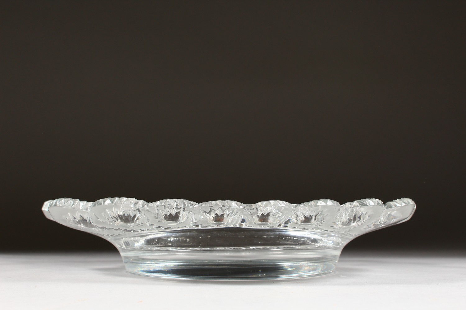 A HEAVY CIRCULAR LALIQUE DISH, with scalloped sides. Etched LALIQUE, FRANCE. 11ins diameter. - Image 6 of 8