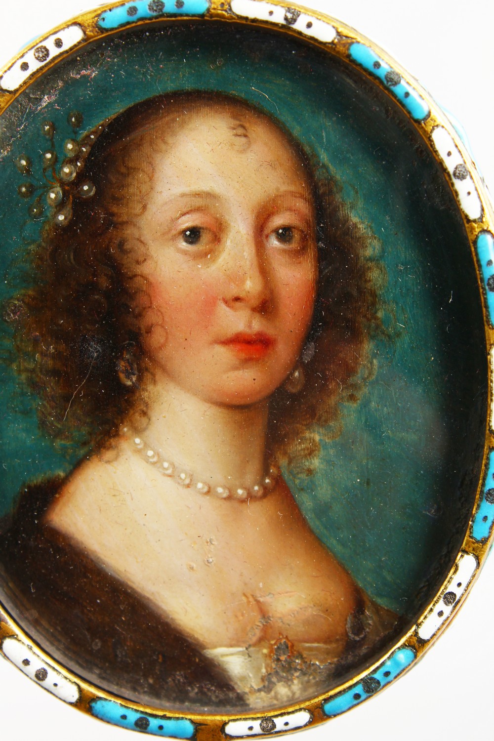 17TH CENTURY ENGLISH SCHOOL Portrait head and shoulders of a young lady, wearing a strand of pearls, - Image 2 of 9
