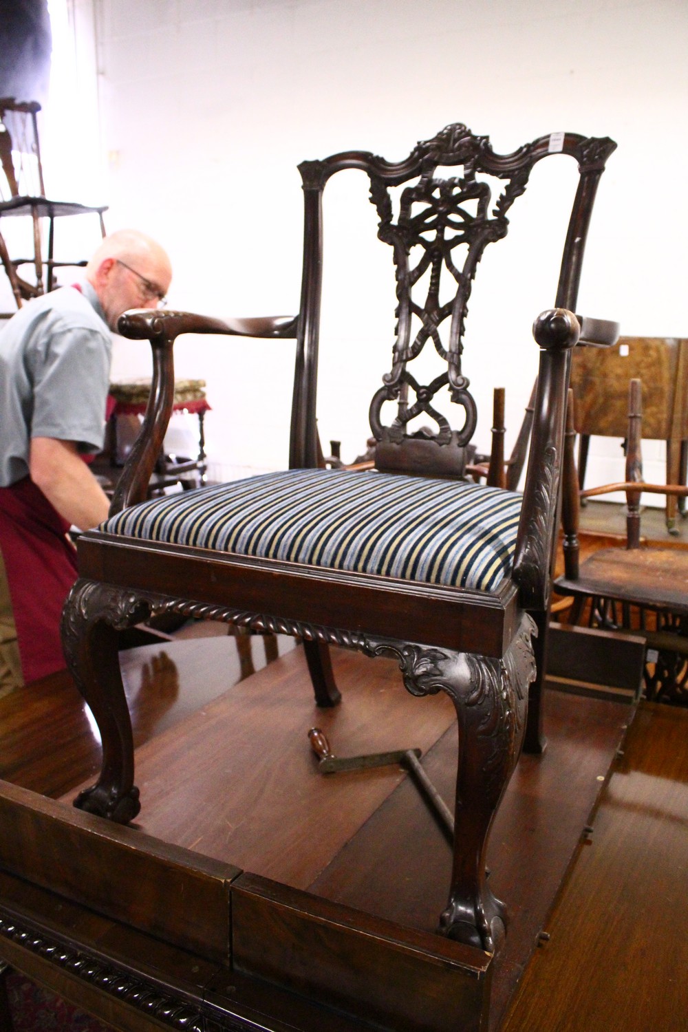 A GOOD SET OF EIGHT CHIPPENDALE STYLE MAHOGANY DINING CHAIRS, TWO WITH ARMS, all profusely carved, - Image 5 of 5