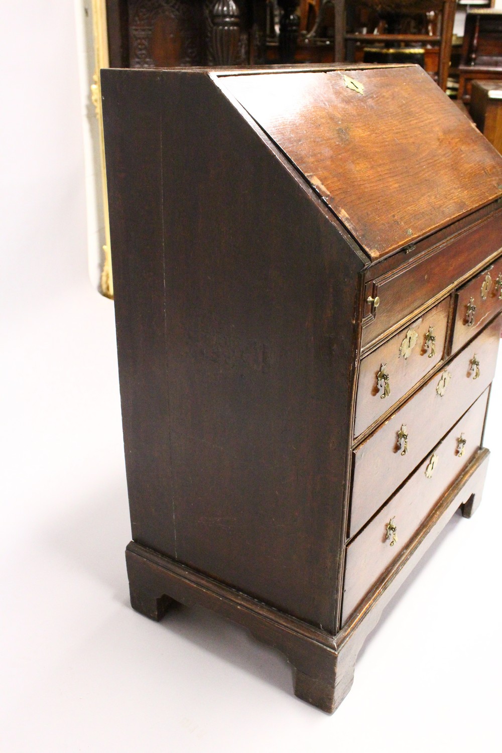 A GOOD SMALL 18TH CENTURY BUREAU, with fall front, fitted interior with well, two short and two long - Image 7 of 12