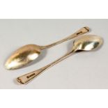 A PAIR OF SILVER TABLESPOONS. Sheffield 1914.