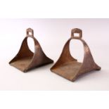 A GOOD PAIR OF 18TH CENTURY TURKISH OTTOMAN BRASS AND COPPER INLAID IRON STIRRUPS,