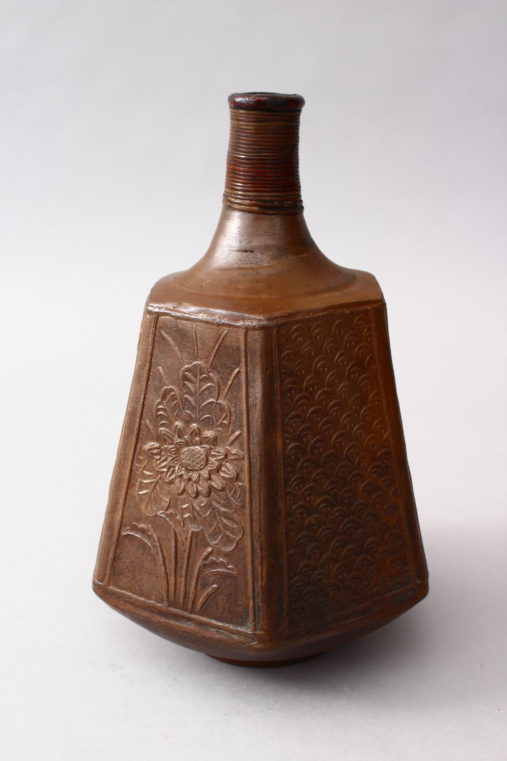 A GOOD JAPANESE MEIJI PERIOD HEXAGONAL STONEWARE SAKE FLASK, the body with panels of carved floral - Image 4 of 5