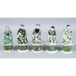 FIVE GOOD 18TH / 19TH CENTURY CHINESE FAMILLE VERTE PORCELAIN FIGURES OF IMMORTALS, each in a seated