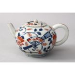 A GOOD 19TH CENTURY CHINESE IMARI PORCELAIN TEAPOT & COVER, decorated ith underglaze blue decoration