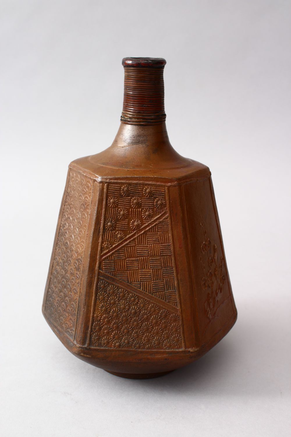 A GOOD JAPANESE MEIJI PERIOD HEXAGONAL STONEWARE SAKE FLASK, the body with panels of carved floral - Image 3 of 5