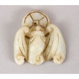 A 19TH / 20TH CENTURY CHINESE CARVED JADE PENDANT OF A BAT AND COIN, 5.5CM.