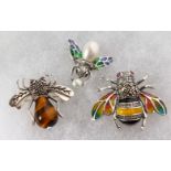 THREE SILVER AND ENAMEL BEE BROOCHES.