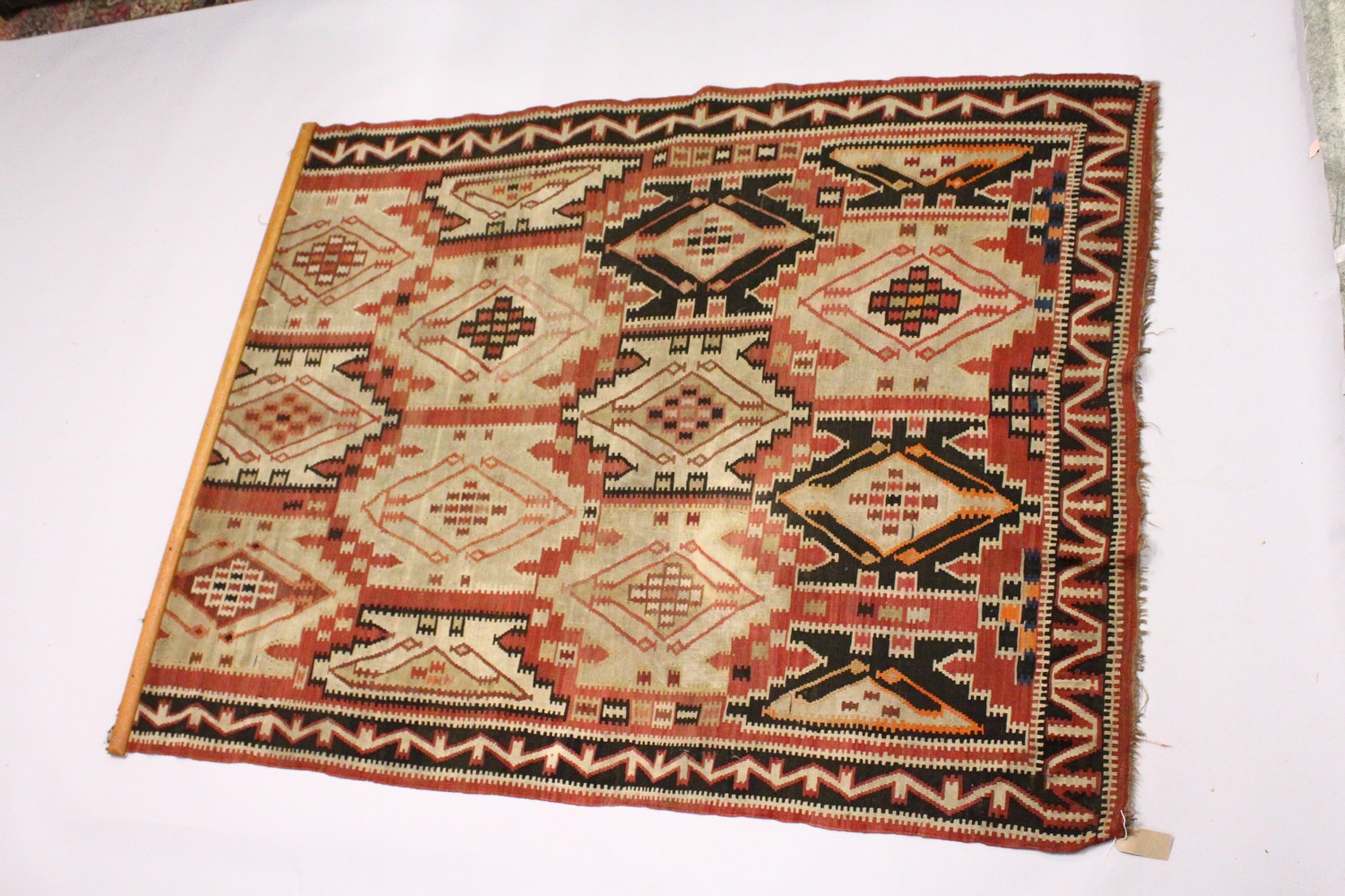 AN AFGHAN KELIM CARPET, of typical form. 7ft 5ins x 5ft 10ins. - Image 2 of 13