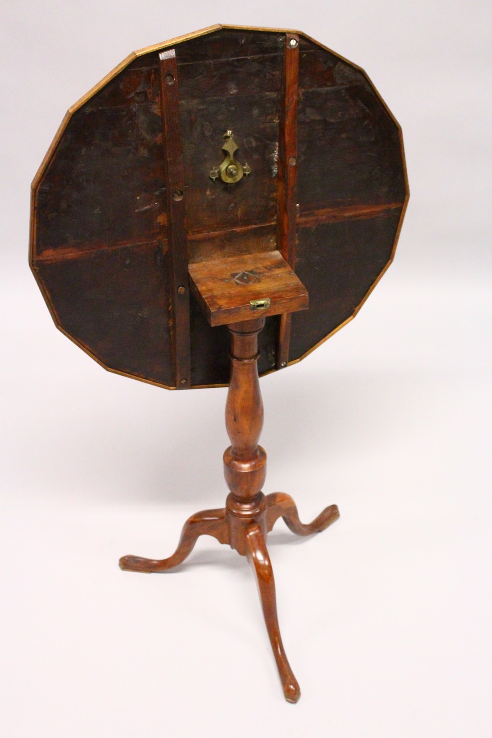 AN 18TH CENTURY YEW WOOD TILT TOP TRIPOD TABLE, with a shaped top, later edged, on a turned column - Image 2 of 5