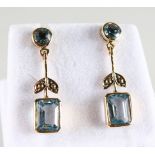 A GOOD PAIR OF 9CT GOLD BLUE TOPAZ DROP EARRINGS.