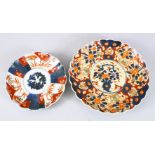 TWO JAPANESE MEIJI PERIOD IMARI PORCELAIN PLATES, 27.5CM & 21CM.