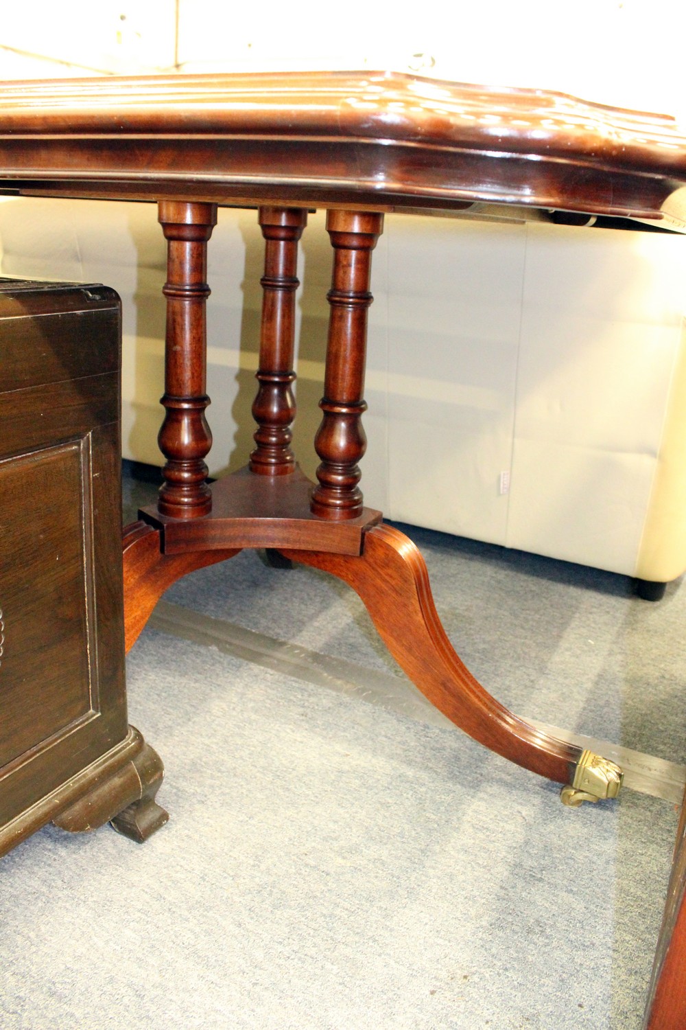 A good reproduction mahogany pedestal dining table with three leaves, extended length 10ft 6ins x - Image 2 of 4