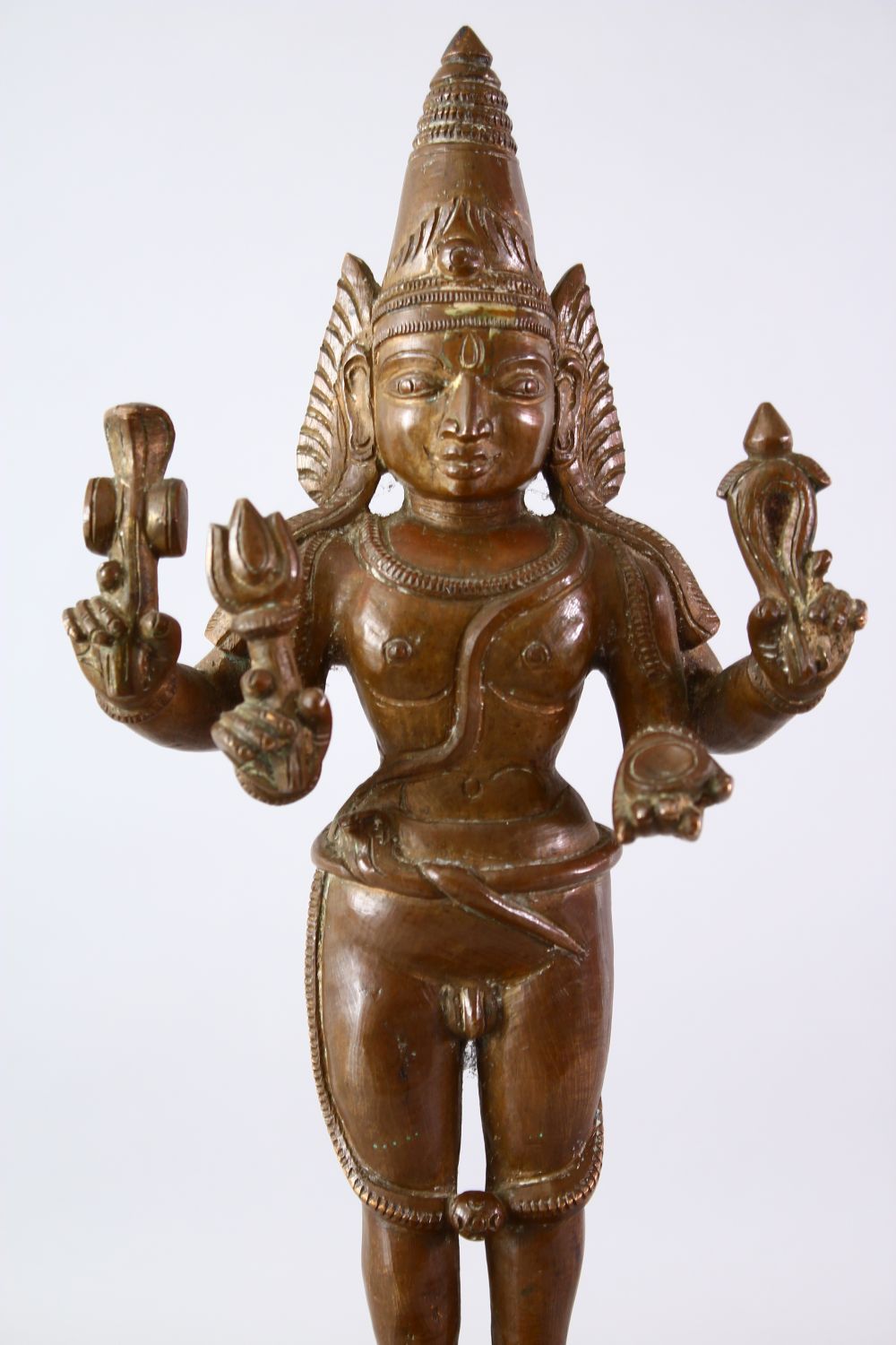 A LARGE INDIAN BRONZE FIGURE OF A HINIDU GOD, 43cm high. - Image 2 of 7