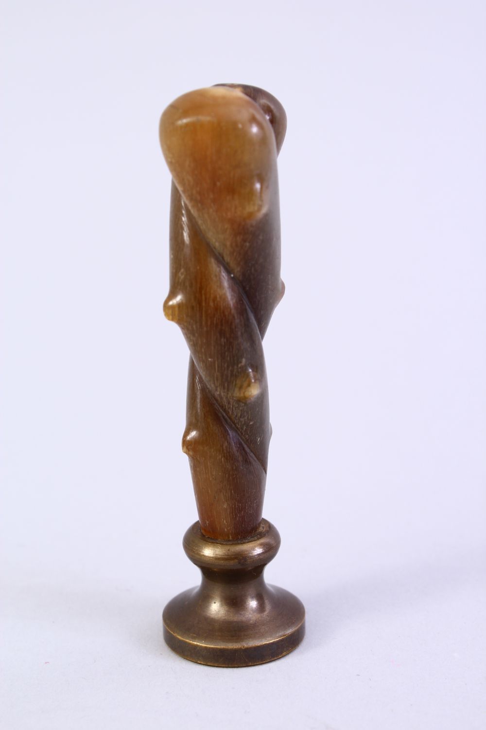 A GOOD 19TH CENTURY CHINESE CARVED RHINO HORN HANDLE SEAL, carved in the form of natural subject, - Image 3 of 5