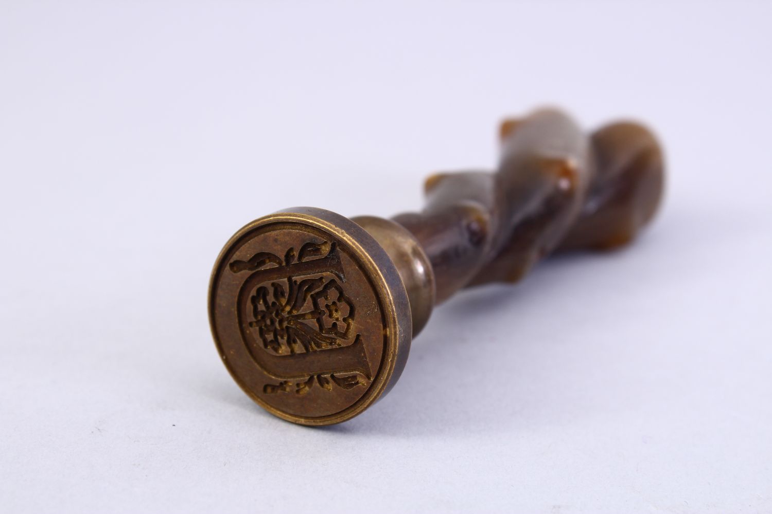 A GOOD 19TH CENTURY CHINESE CARVED RHINO HORN HANDLE SEAL, carved in the form of natural subject, - Image 5 of 5