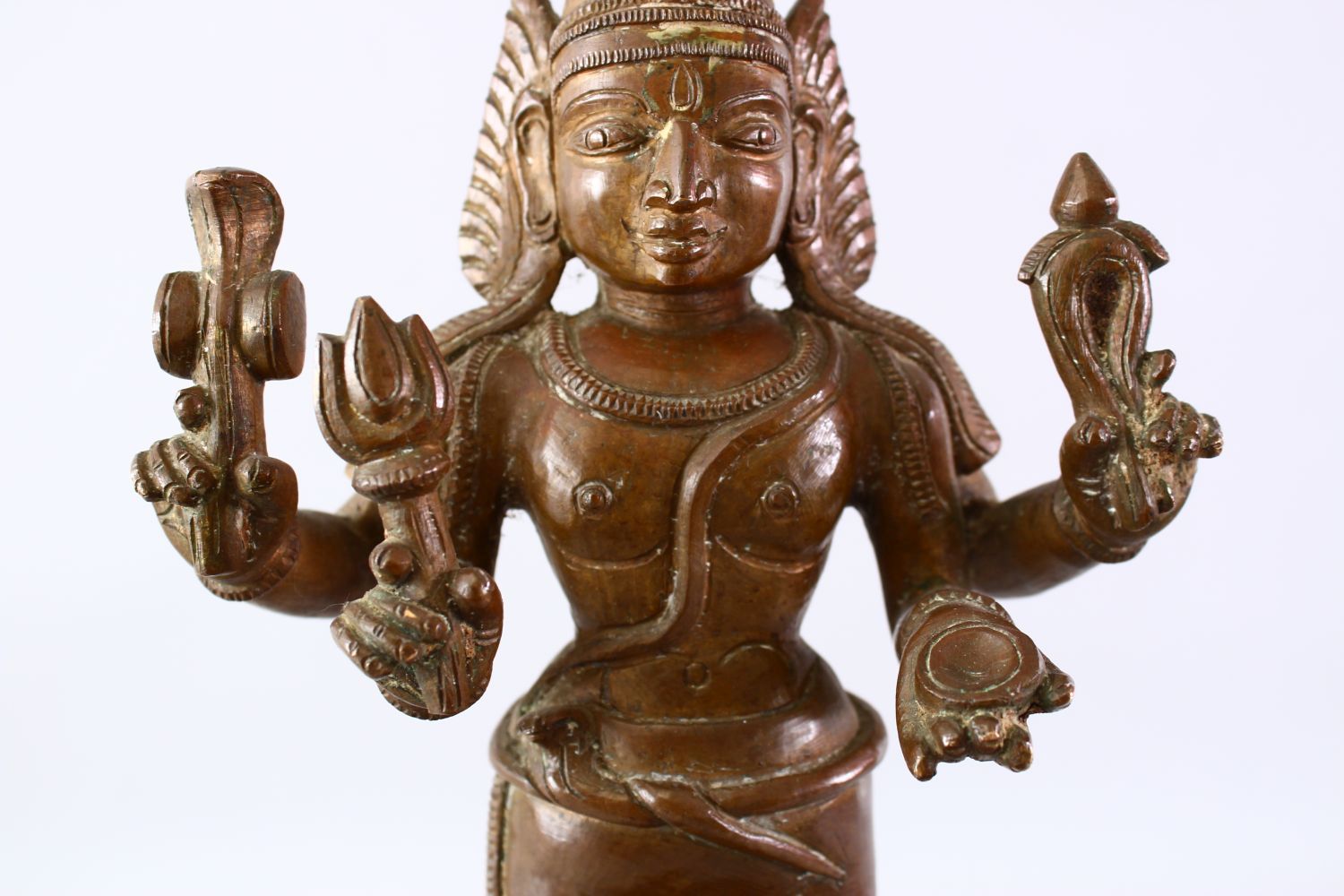 A LARGE INDIAN BRONZE FIGURE OF A HINIDU GOD, 43cm high. - Image 6 of 7