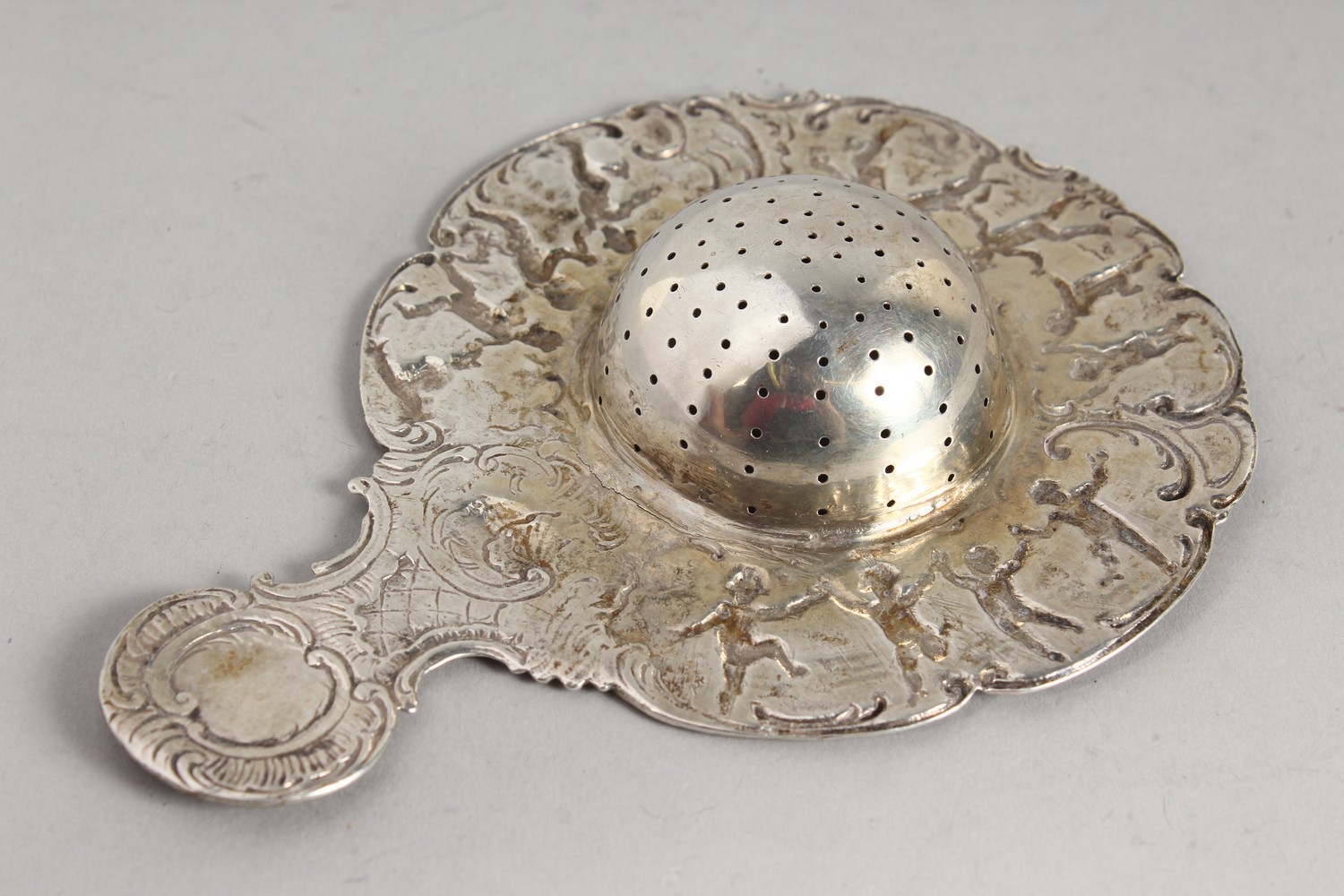 A DUTCH SILVER TEA STRAINER. - Image 5 of 5