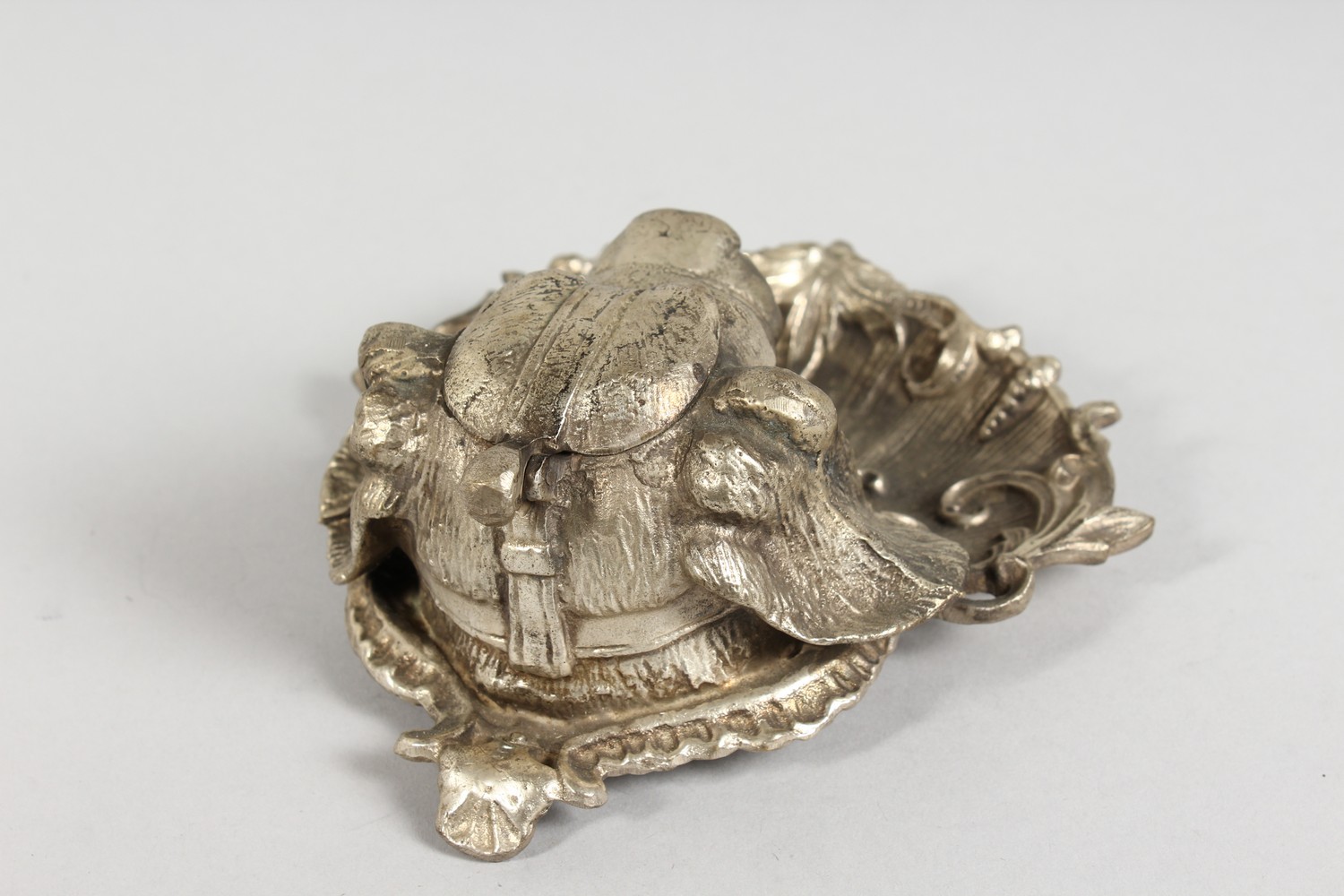 A CAST SILVER-PLATED DOG INKWELL. - Image 2 of 4