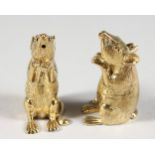 A PAIR OF AMUSING 18CT GOLD-PLATED MICE SALT AND PEPPERS. 2ins high.
