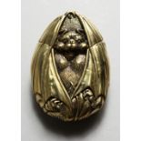 A NOVELTY BRASS BAT VESTA CASE. 2.25ins.