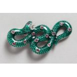 A SILVER AND GREEN ENAMEL RUBY SET SNAKE BROOCH/PENDANT.