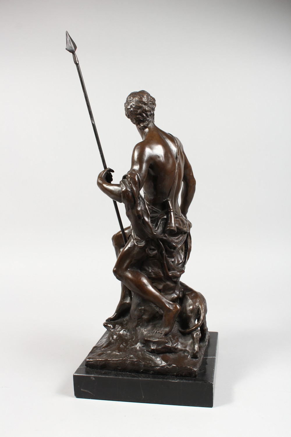 AFTER BONHEUR A LARGE BRONZE FIGURE OF A CLASSICAL MAN holding a spear, a dog by his side. Signed, - Image 9 of 9