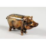 A NOVELTY BRASS PIG VESTA.