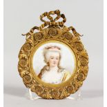 A VERY GOOD 19TH CENTURY FRENCH CIRCULAR PORCELAIN PANEL OF A YOUNG LADY, 3ins diameter, in a very