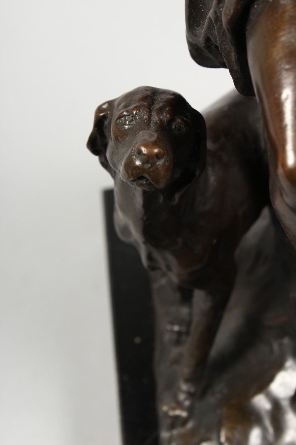 AFTER BONHEUR A LARGE BRONZE FIGURE OF A CLASSICAL MAN holding a spear, a dog by his side. Signed, - Image 2 of 9