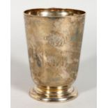 A PLAIN WALKER & HALL SILVER PINT TANKARD. Sheffield 1904. Weight 9ozs.