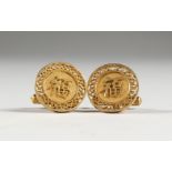 A PAIR OF CHINESE 14CT GOLD CIRCULAR CUFFLINKS.