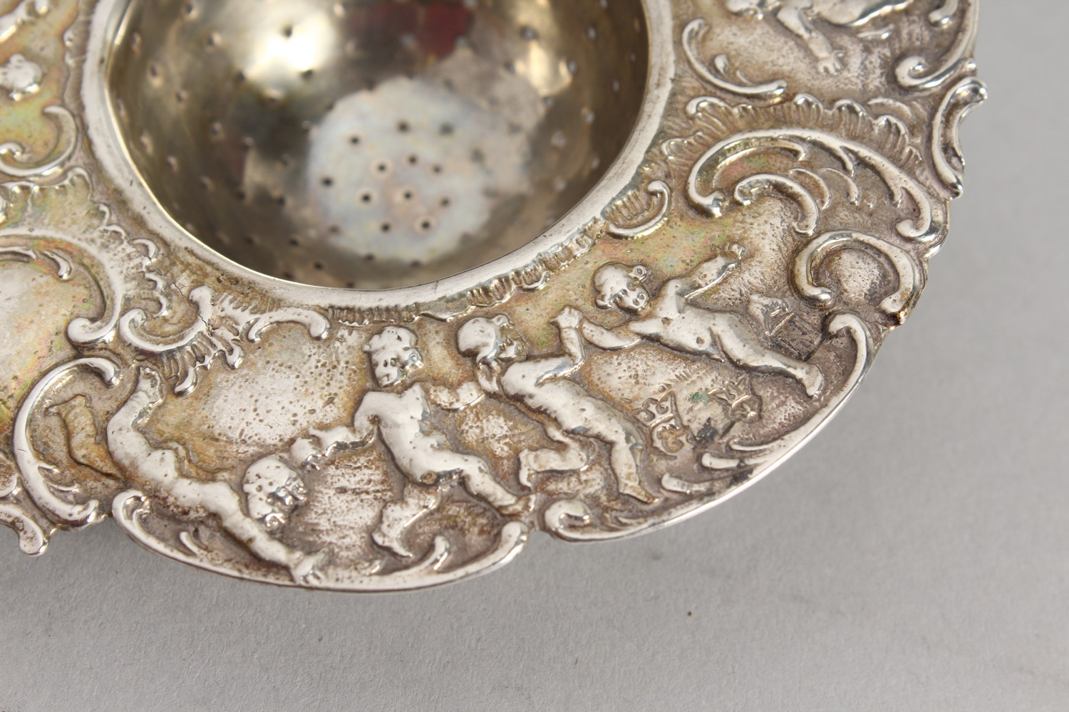 A DUTCH SILVER TEA STRAINER. - Image 2 of 5