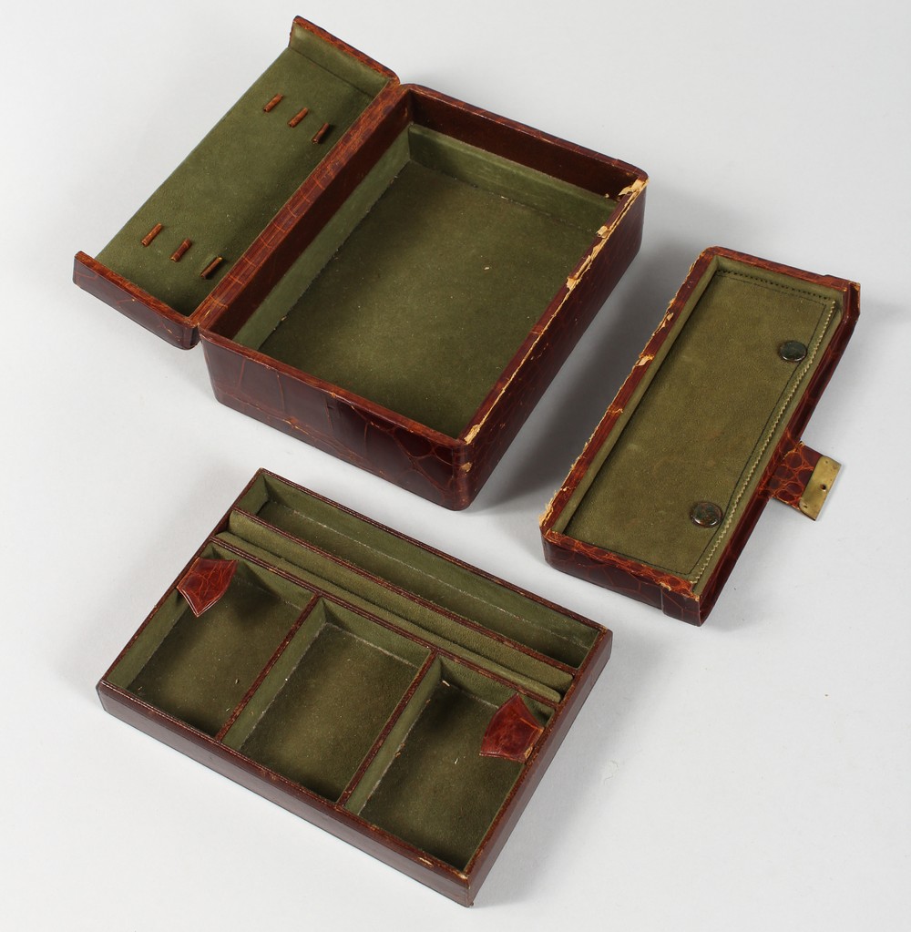 A SMALL LEATHER JEWELLERY BOX (AF). 7ins wide. - Image 6 of 6