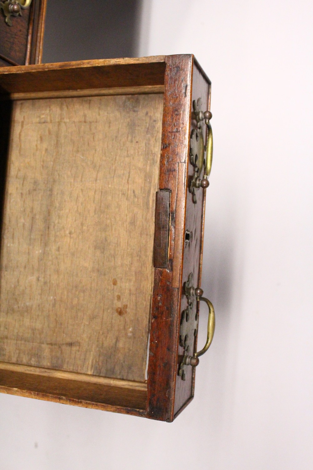 A GEORGE III MAHOGANY PEDESTAL DESK, with gilt tooled leather inset writing surface, three frieze - Image 3 of 5