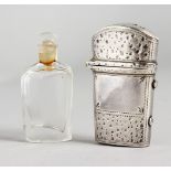 A GEORGE III SILVER CASED SCENT BOTTLE, with glass liner and stopper. London 1819-1820. Maker: