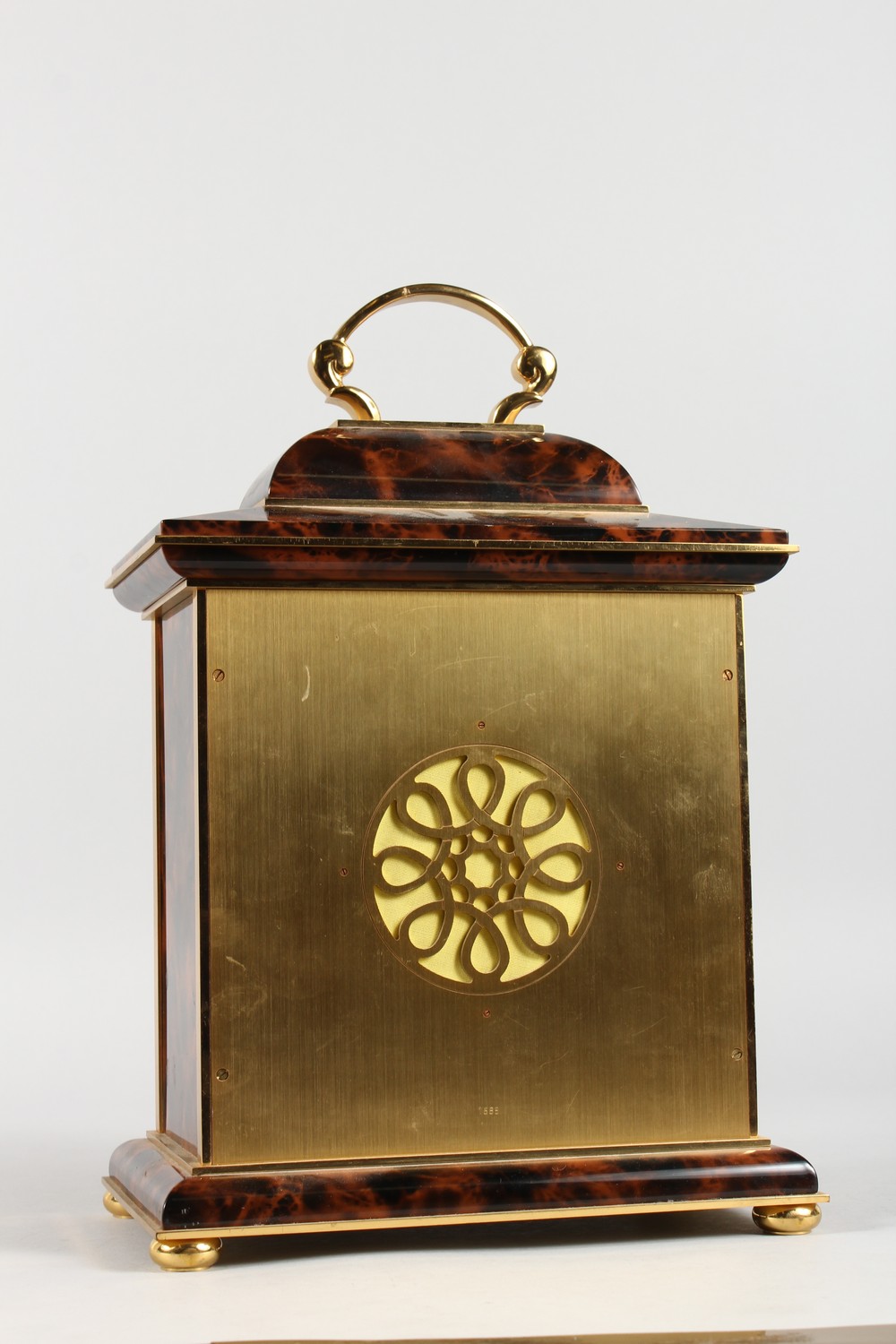 A SUPERB ASPREY LUXOR BRASS AND TORTOISESHELL BRACKET CLOCK, with silvered dial, black Roman - Image 5 of 6