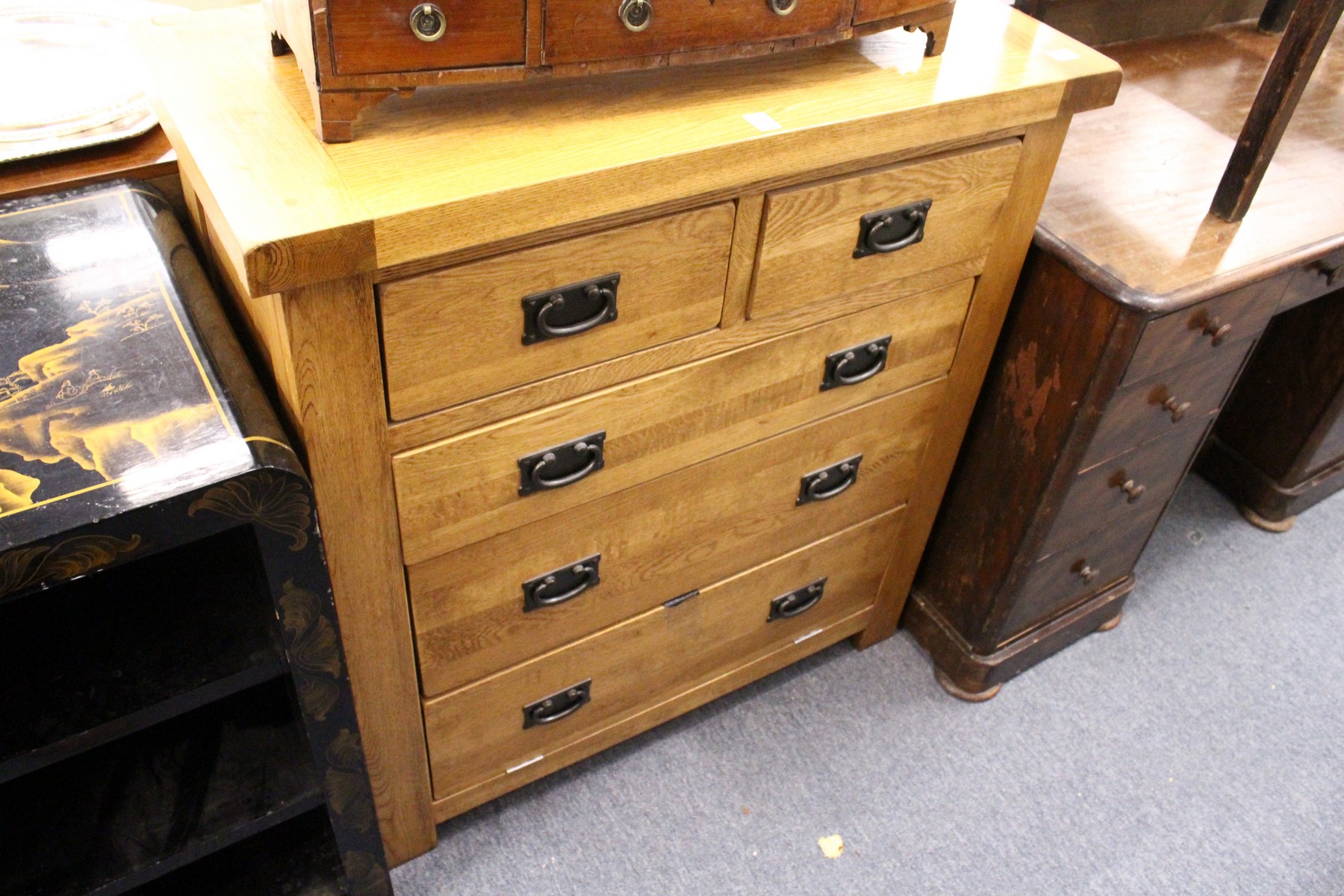 A modern oak chest of drawers