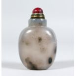 A Chinese agate snuff bottle