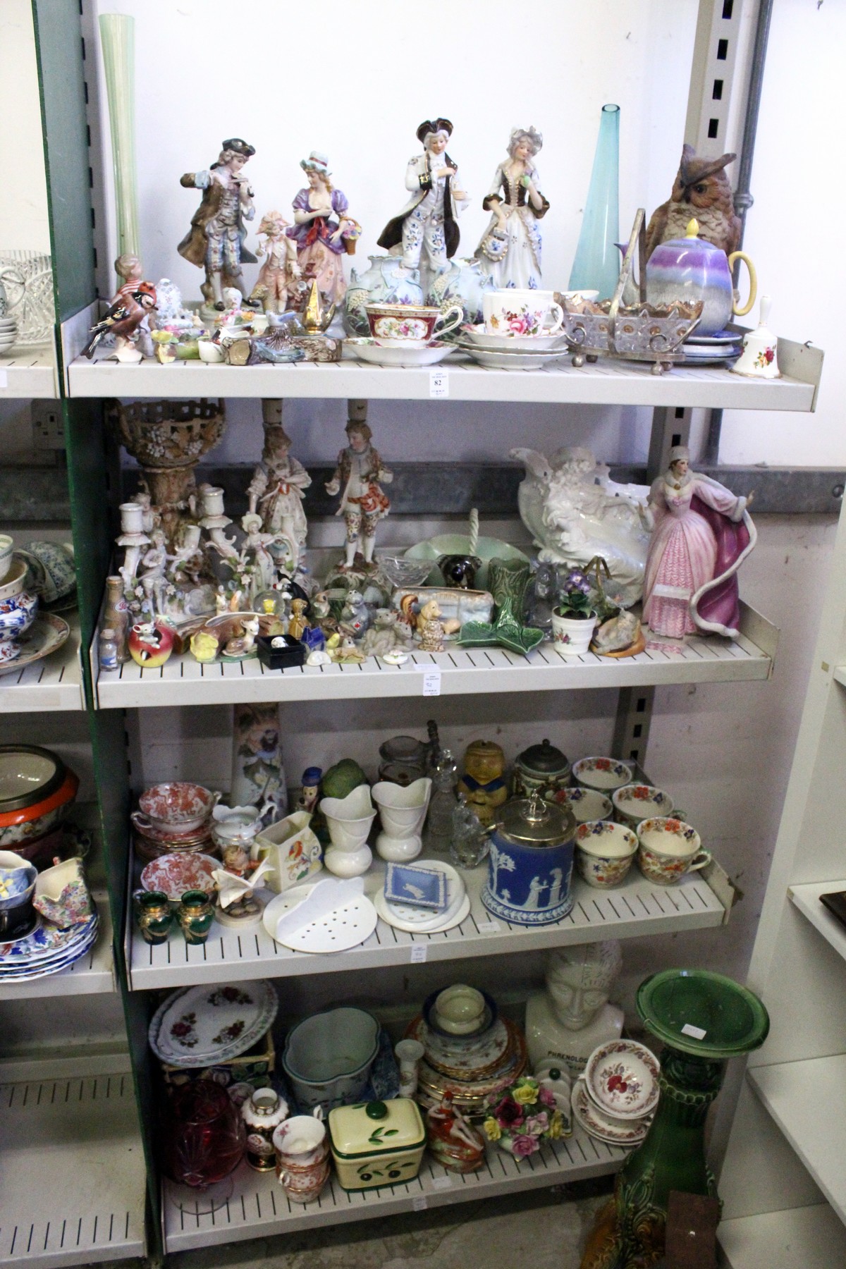 Large quantity of decorative china