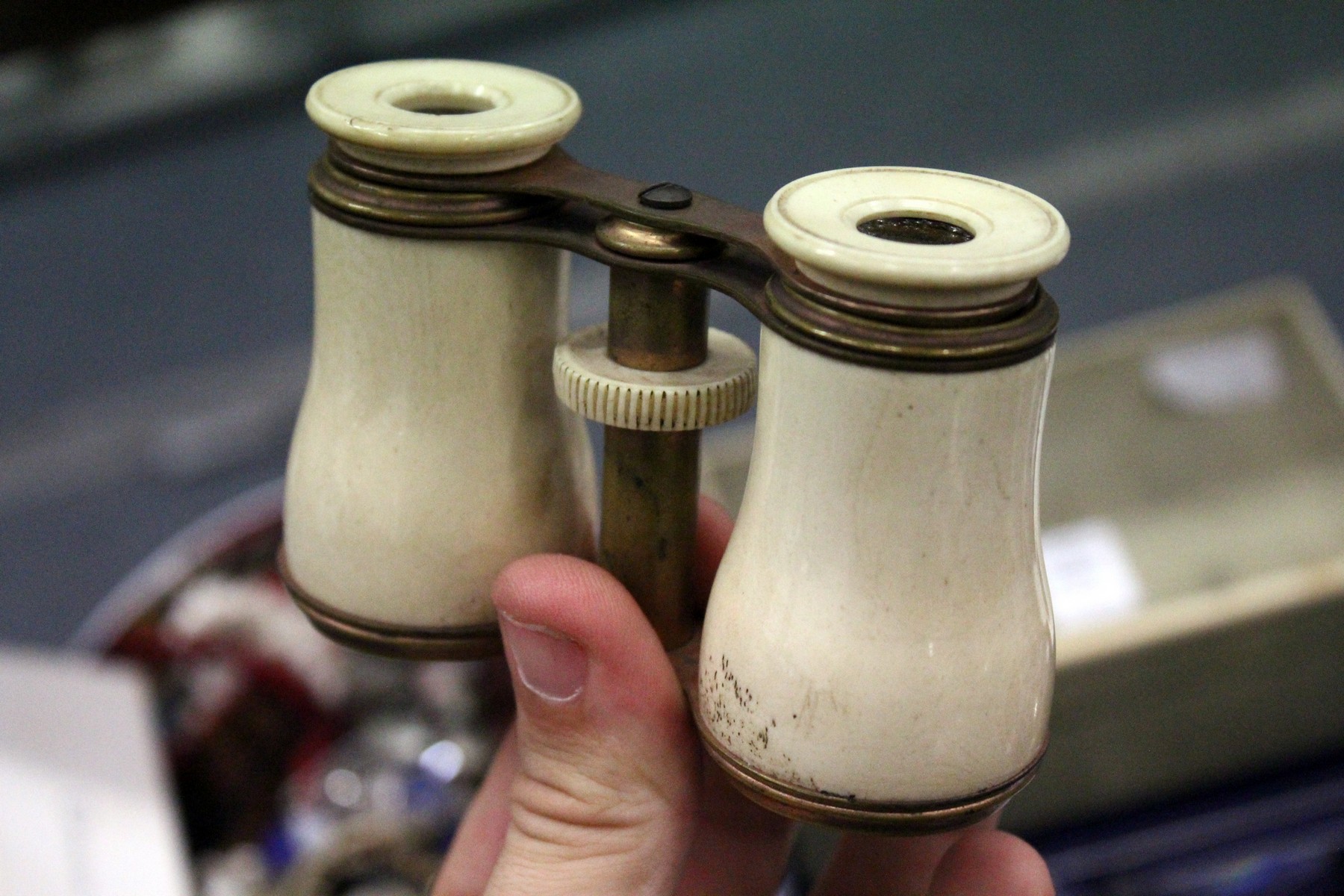 A cased pair of opera glasses - Image 2 of 2