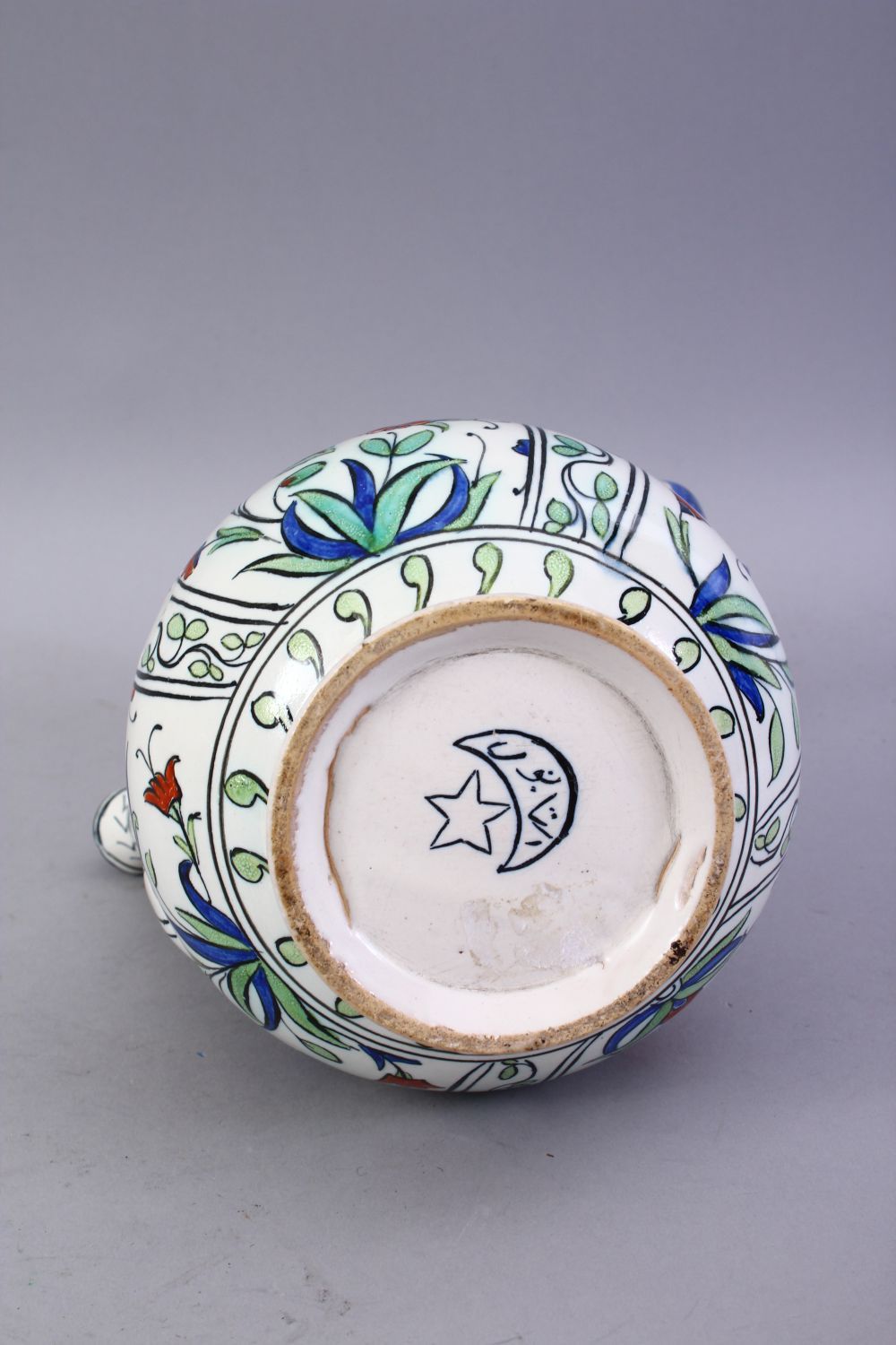 A GOOD TURKISH IZNIK STYLE POTTERY EWER, 22CM HIGH. - Image 6 of 7