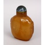 A GOOD 19TH / 20TH CENTURY CHINESE CARVED GLASS SNUFF BOTTLE, with a hardstone stopper and moulded