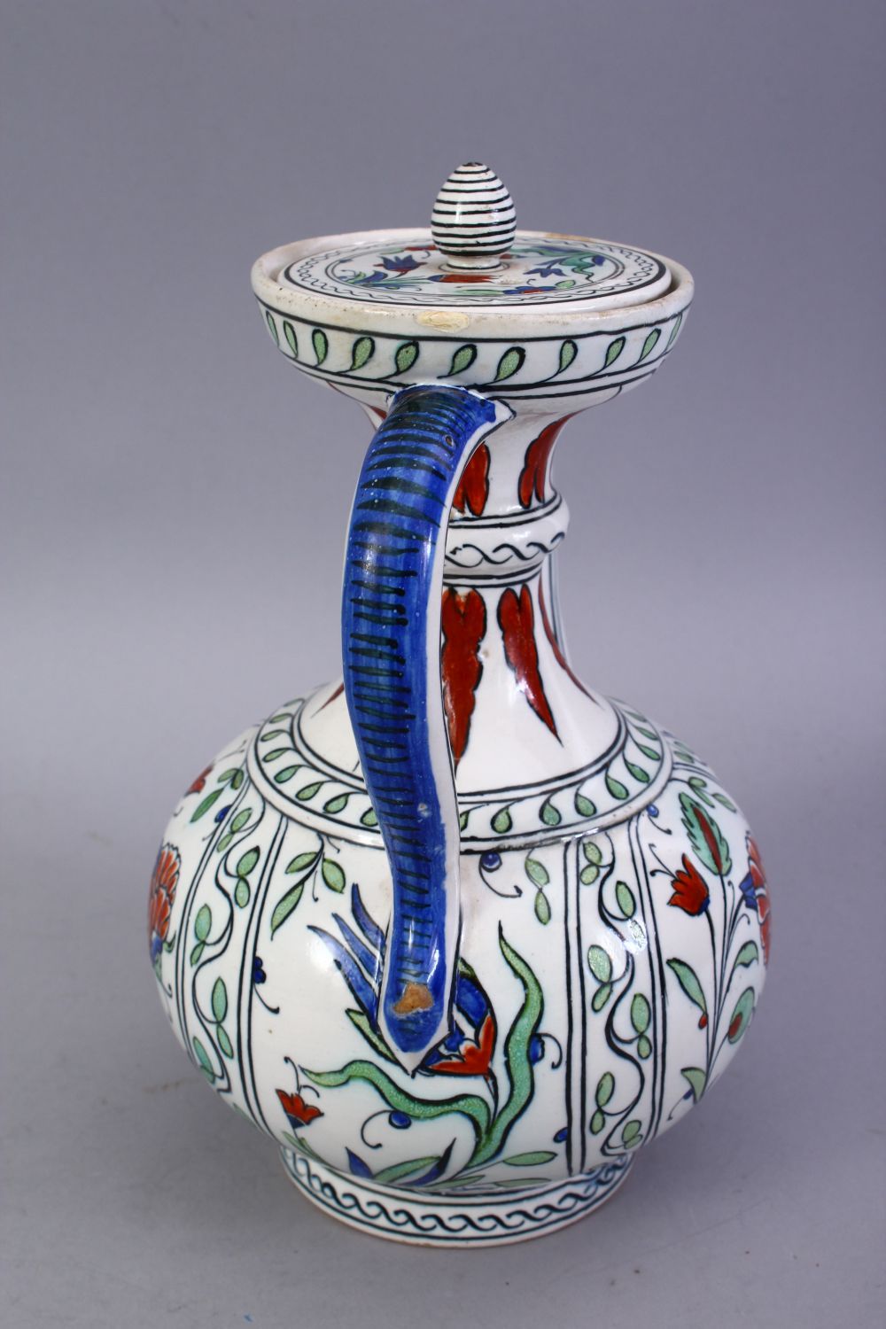 A GOOD TURKISH IZNIK STYLE POTTERY EWER, 22CM HIGH. - Image 4 of 7