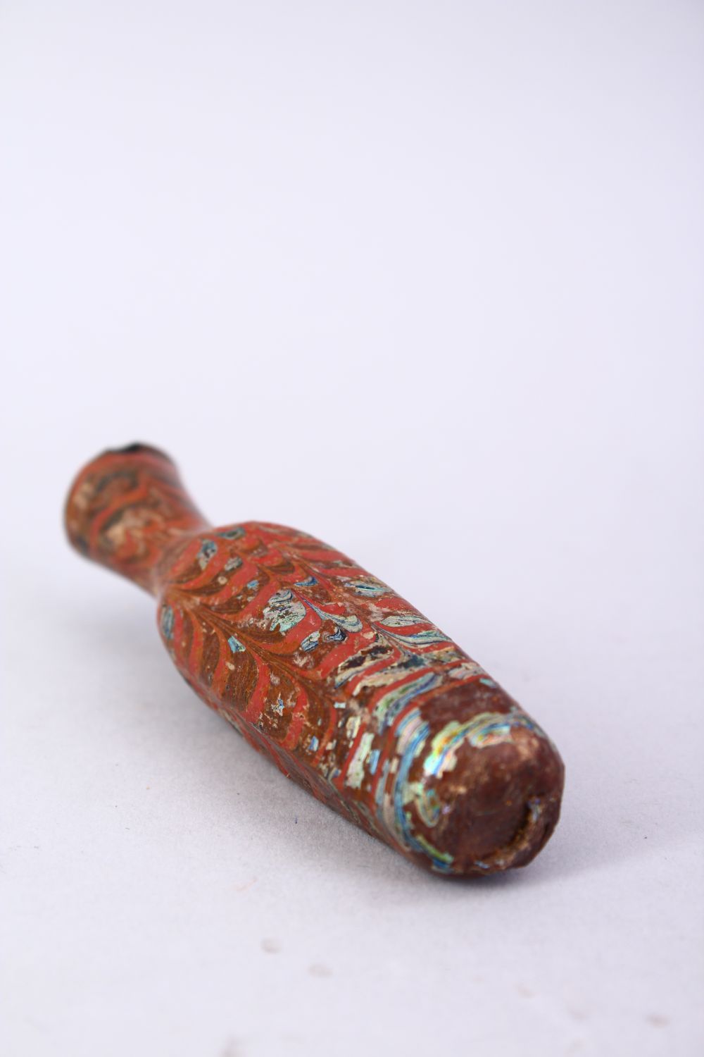 A GOOD MAMLUK MARVERED GLASS MINIATURE VASE, 9CM. - Image 4 of 4