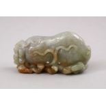 A CHINESE CARVED JADE PENDANT OF A GOURD FRUIT, 6CM