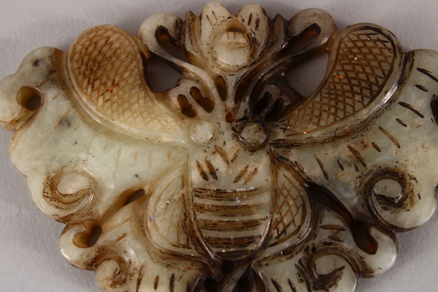 A 20TH CENTURY CHINESE CARVED SOAPSTONE PENDANT OF A BUTTERFLY, 9.5cm. - Image 2 of 3