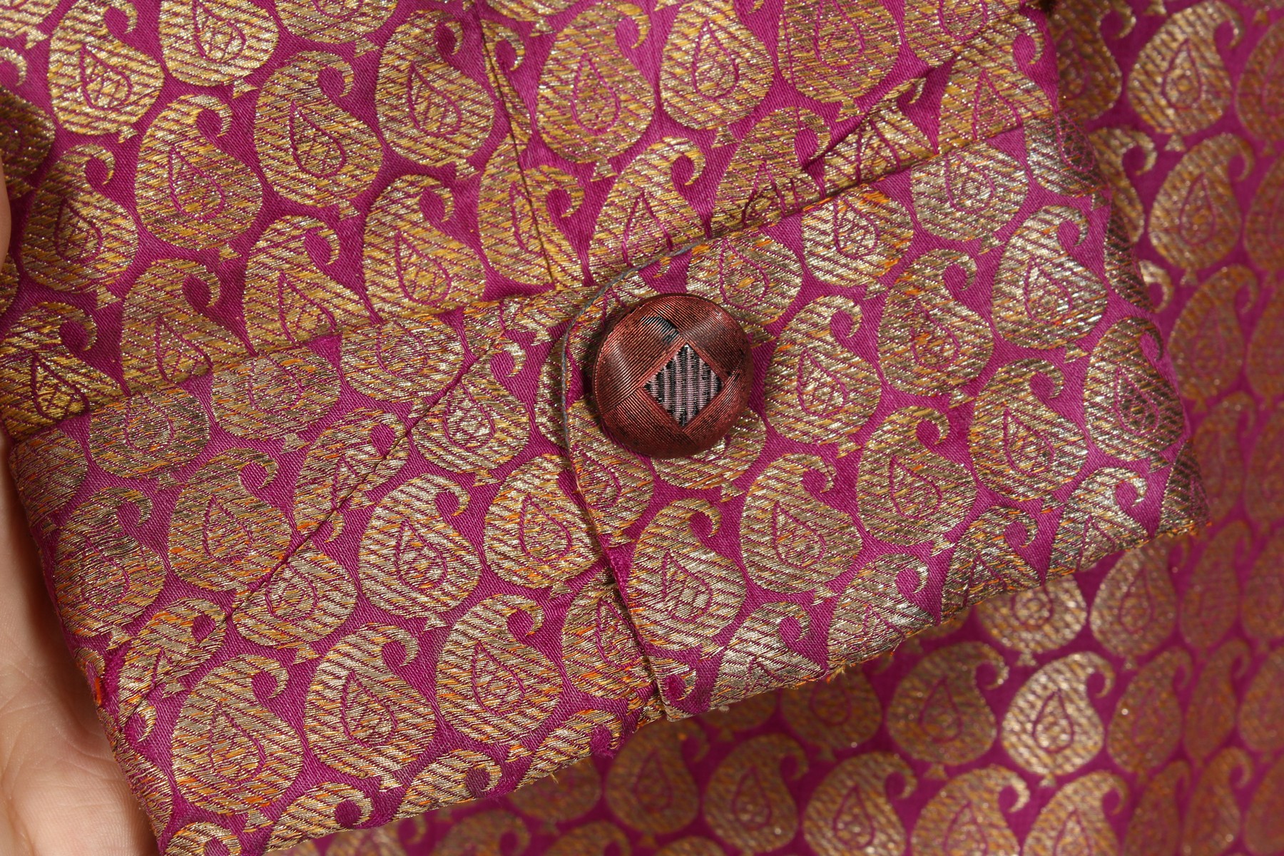 A GOOD INDIAN HOUSECOAT, purple ground with allover gilt thread Boteh design. 3ft 4ins. - Image 3 of 11